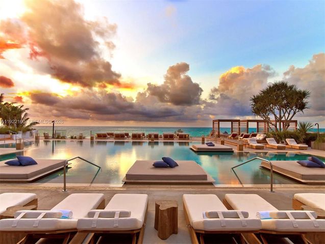 102 24th St PH-1613, Miami Beach, FL 33139