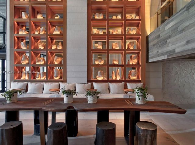 102 24th St PH-1613, Miami Beach, FL 33139