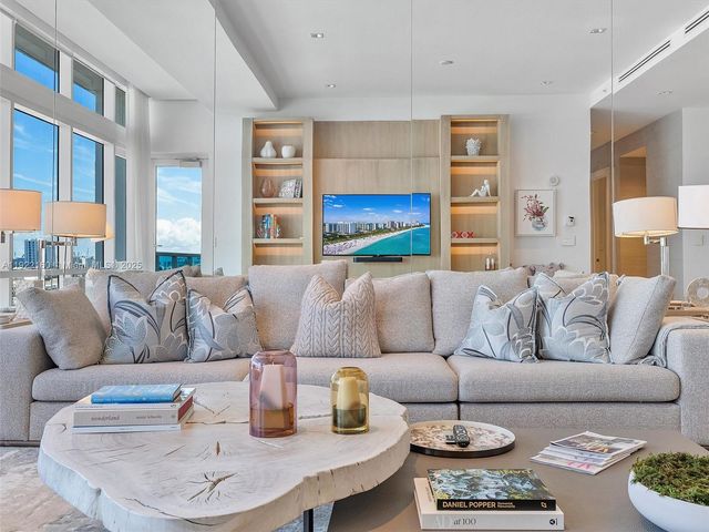 102 24th St PH-1613, Miami Beach, FL 33139