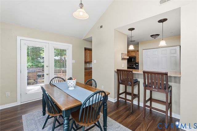 5613 Woods Walk Rd, Midlothian, VA 23112