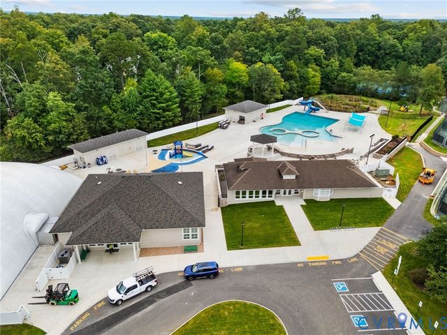 5613 Woods Walk Rd, Midlothian, VA 23112