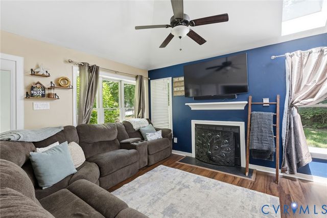 5613 Woods Walk Rd, Midlothian, VA 23112