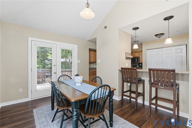 5613 Woods Walk Rd, Midlothian, VA 23112