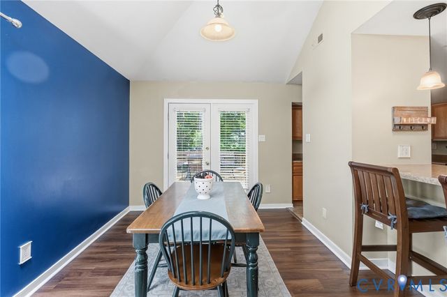 5613 Woods Walk Rd, Midlothian, VA 23112