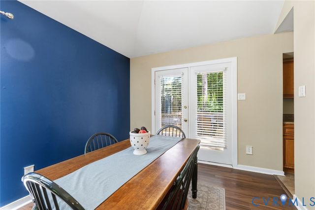 5613 Woods Walk Rd, Midlothian, VA 23112