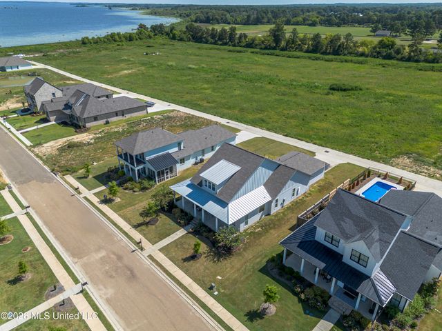 1002 Crepe Myrtle Drive, Brandon, MS 39047