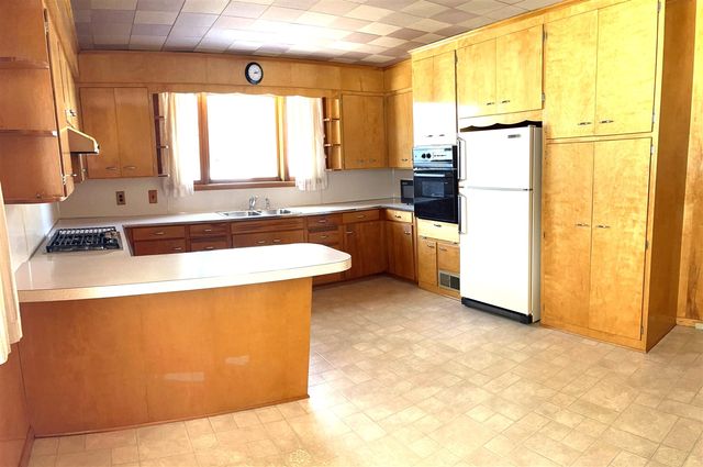 106 N Erie Street, Three Rivers, MI 49093