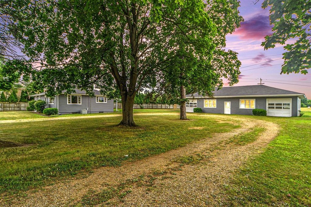 106 N Erie Street, Three Rivers, MI 49093