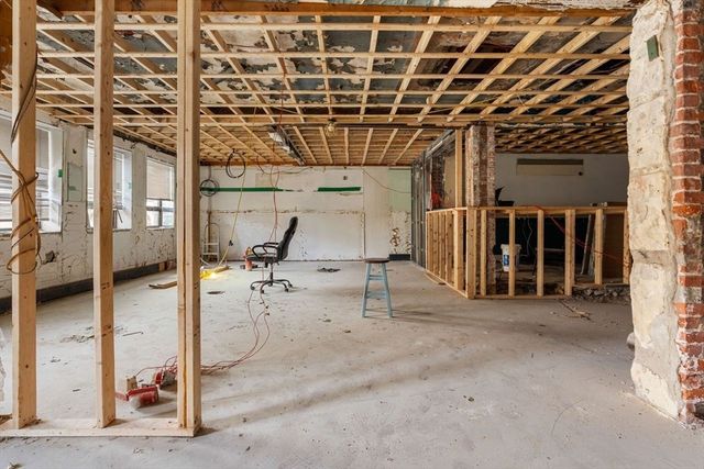 282 Mcgrath Hwy, Somerville, MA 02143