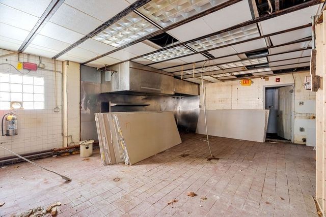 282 Mcgrath Hwy, Somerville, MA 02143