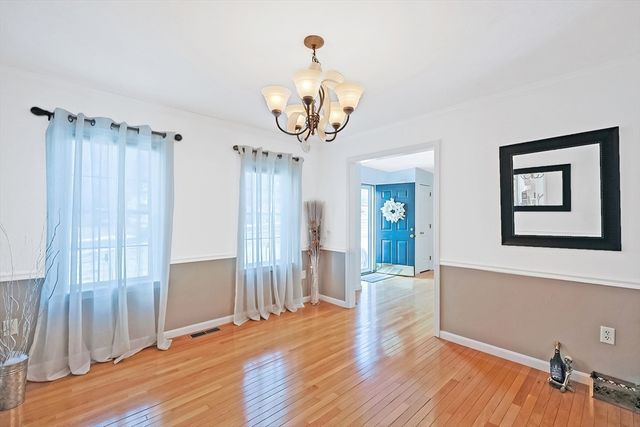 16 Heron Ln, Hopedale, MA 01747