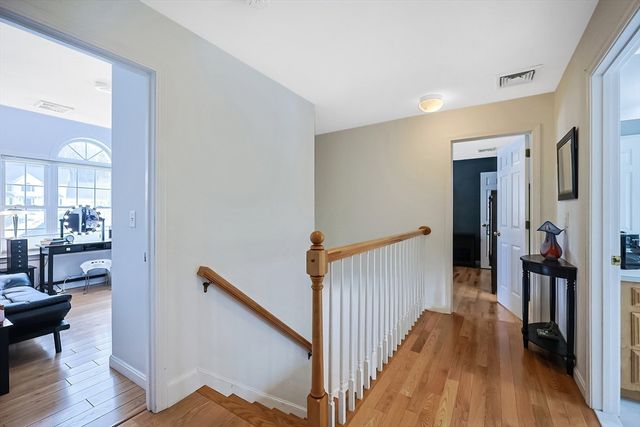 16 Heron Ln, Hopedale, MA 01747