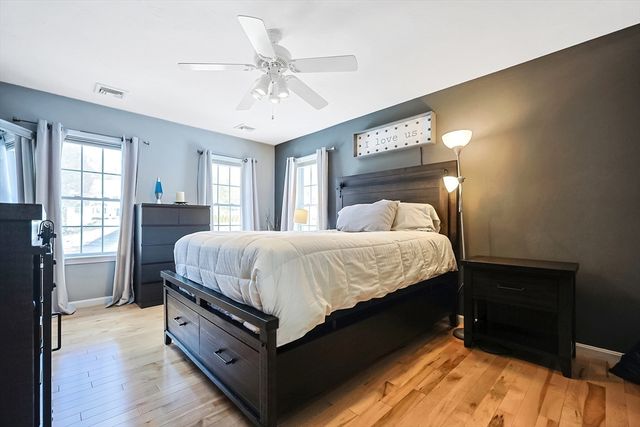 16 Heron Ln, Hopedale, MA 01747