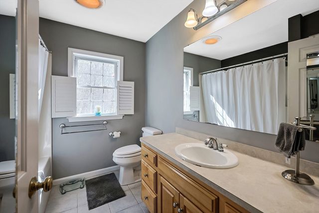 16 Heron Ln, Hopedale, MA 01747