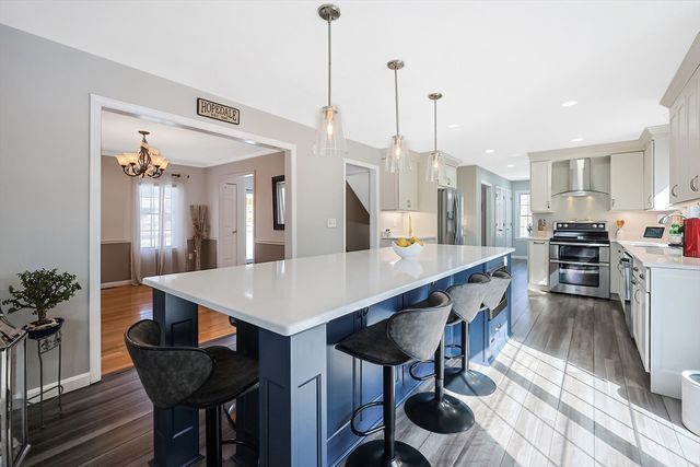 16 Heron Ln, Hopedale, MA 01747