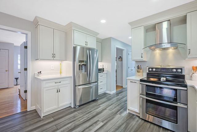 16 Heron Ln, Hopedale, MA 01747