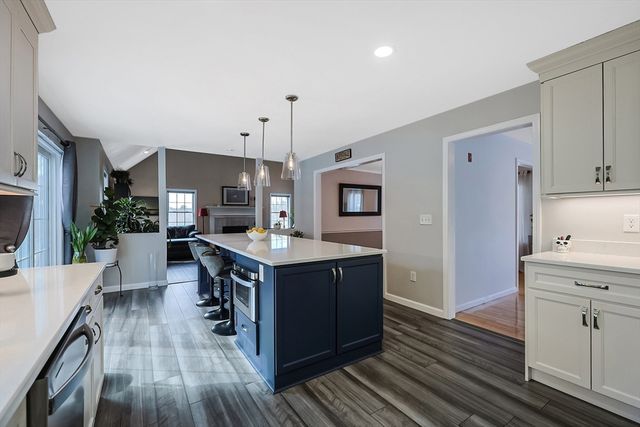 16 Heron Ln, Hopedale, MA 01747