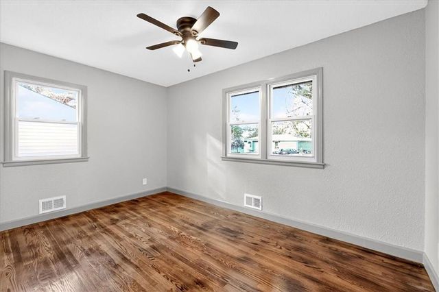 403 NE Howard Avenue, Lee's Summit, MO 64063