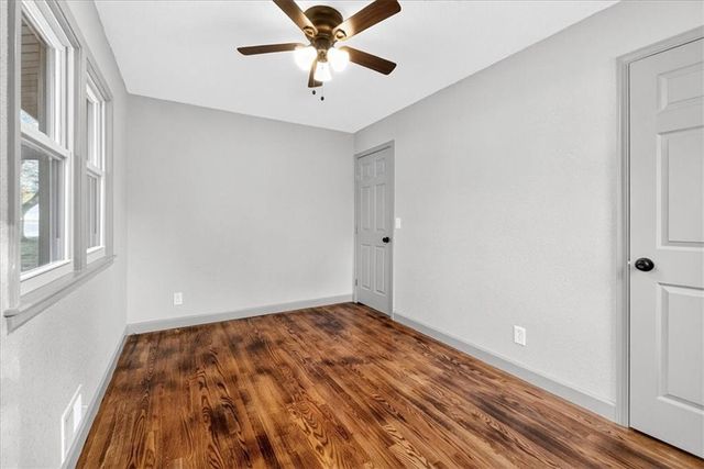 403 NE Howard Avenue, Lee's Summit, MO 64063