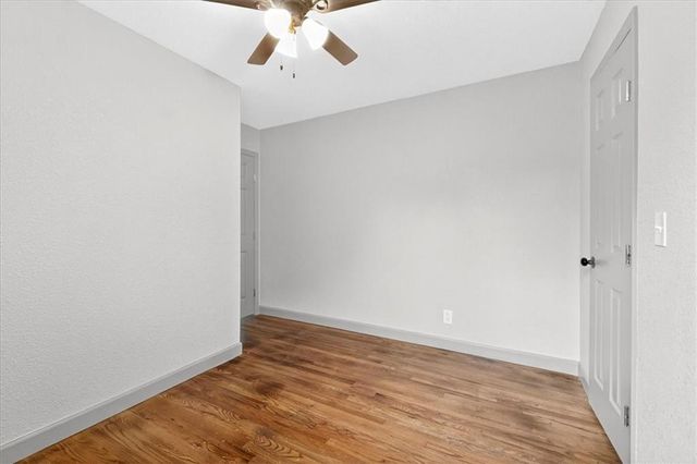 403 NE Howard Avenue, Lee's Summit, MO 64063