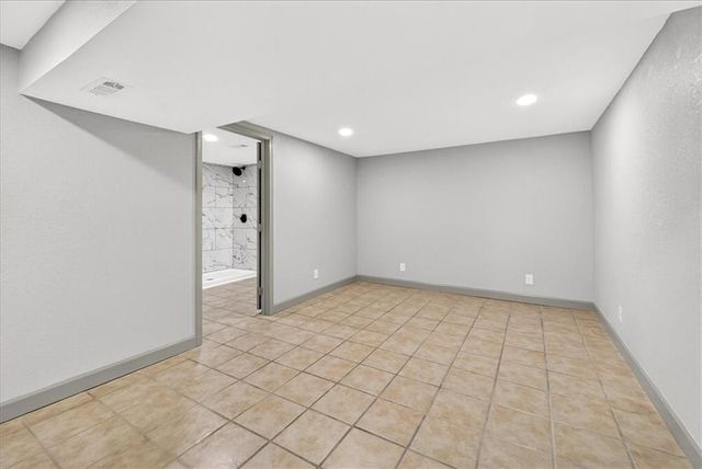 403 NE Howard Avenue, Lee's Summit, MO 64063