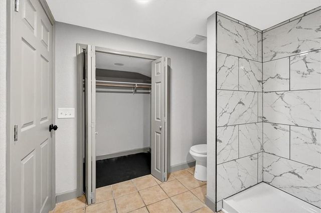 403 NE Howard Avenue, Lee's Summit, MO 64063