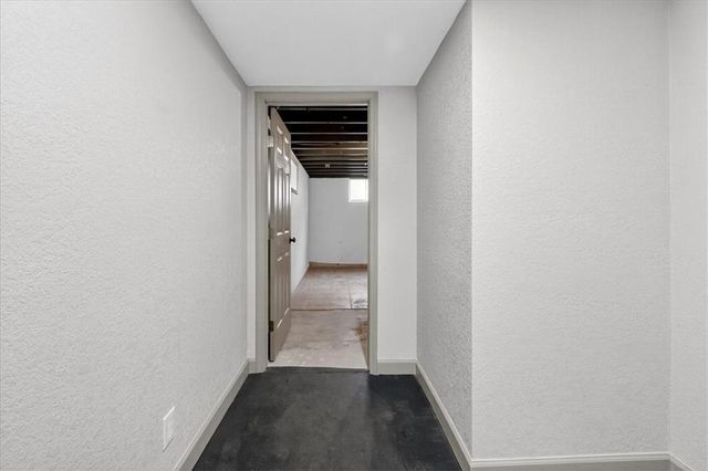 403 NE Howard Avenue, Lee's Summit, MO 64063