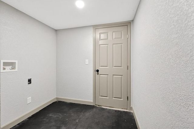 403 NE Howard Avenue, Lee's Summit, MO 64063