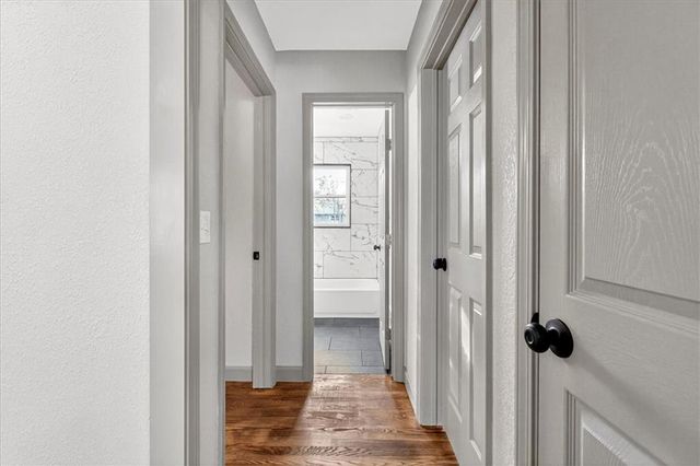 403 NE Howard Avenue, Lee's Summit, MO 64063