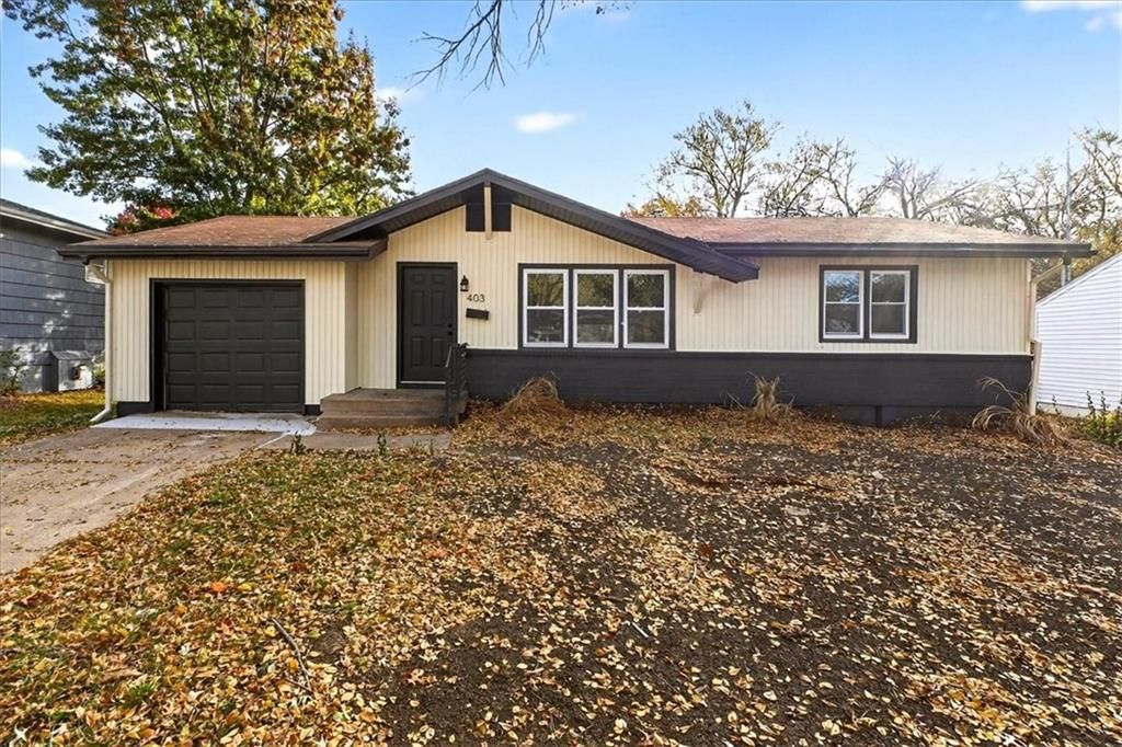 403 NE Howard Avenue, Lee's Summit, MO 64063