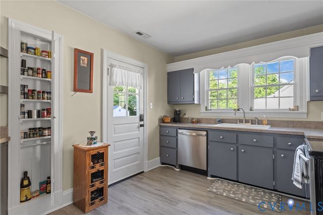 2116 Maplewood Rd, Henrico, VA 23228