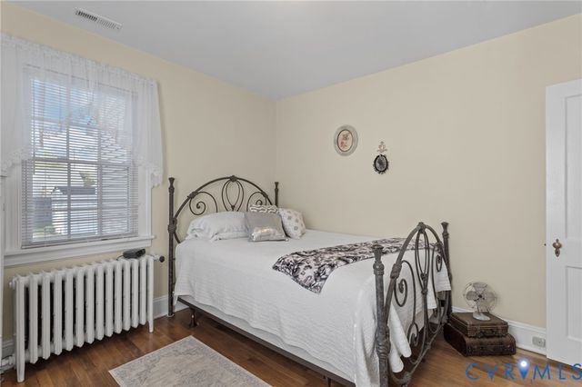 2116 Maplewood Rd, Henrico, VA 23228