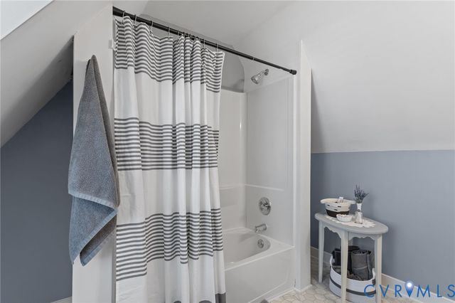 2116 Maplewood Rd, Henrico, VA 23228