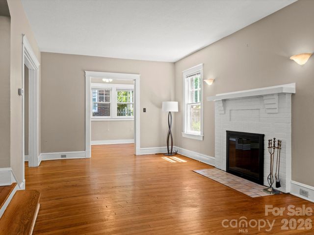 15 Sylvan Avenue, Asheville, NC 28801