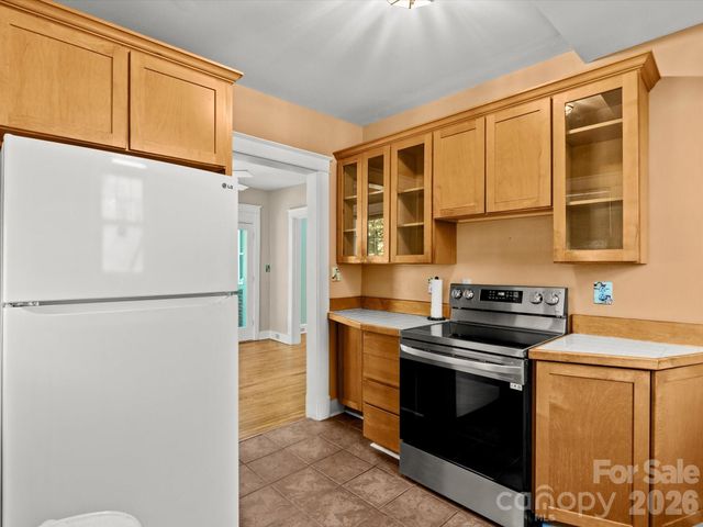 15 Sylvan Avenue, Asheville, NC 28801
