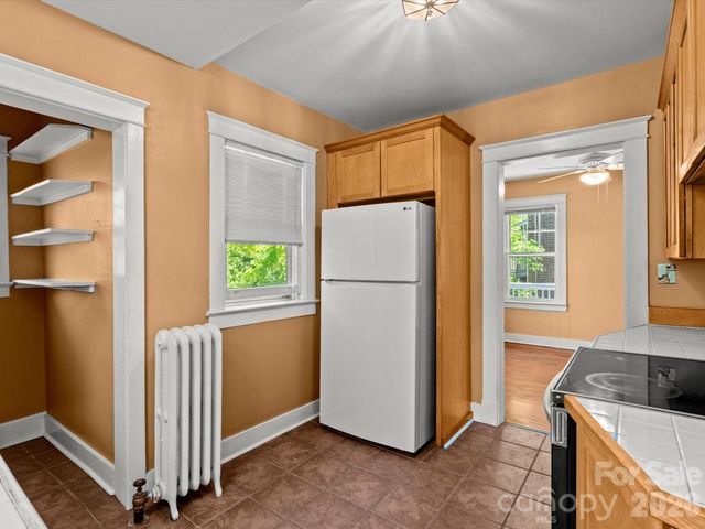 15 Sylvan Avenue, Asheville, NC 28801