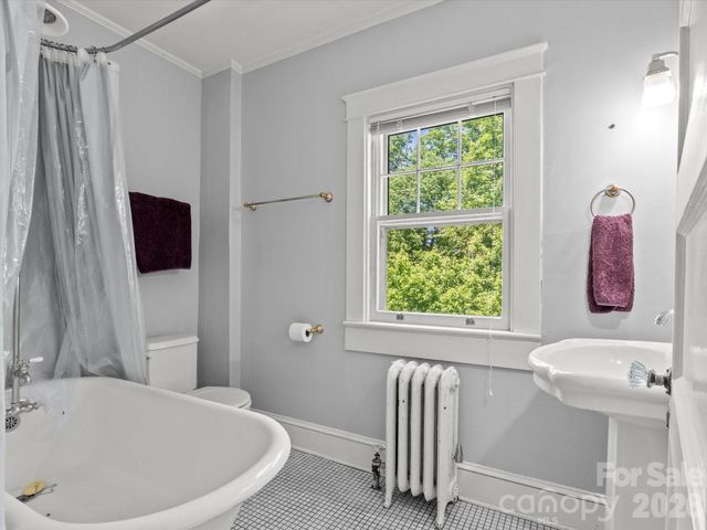 15 Sylvan Avenue, Asheville, NC 28801