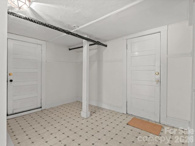 15 Sylvan Avenue, Asheville, NC 28801
