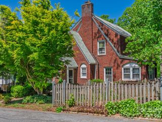 15 Sylvan Avenue, Asheville, NC 28801