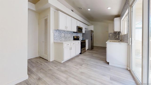 5270-72 Manhasset Dr, San Diego, CA 92115
