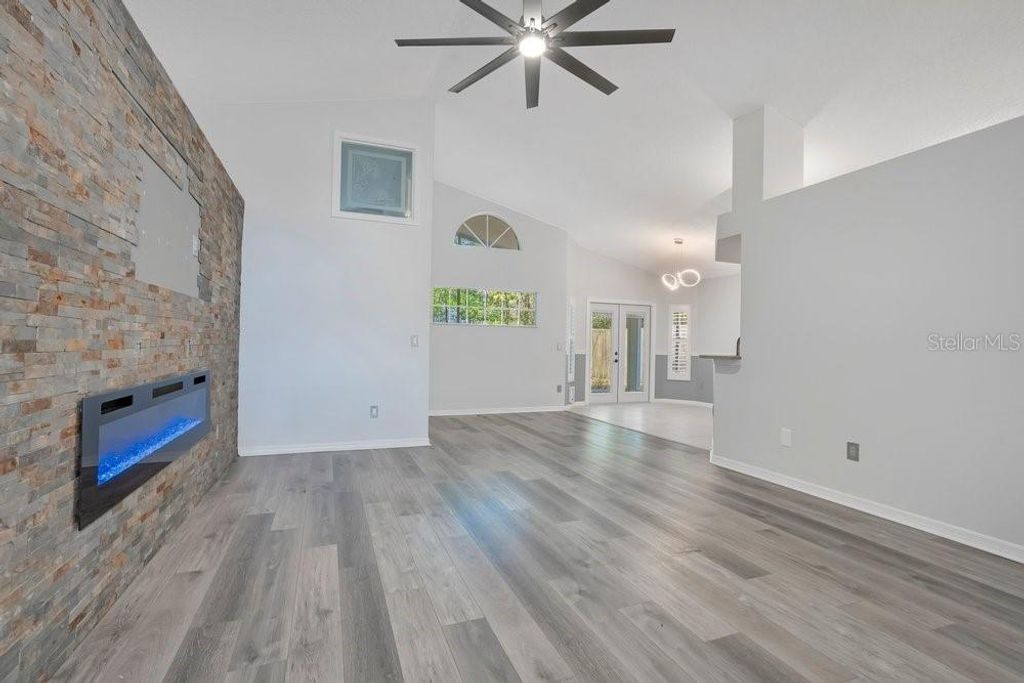 Image 17 of property listing at 1001 PIEDMONT OAKS DRIVE, Apopka, FL 32703