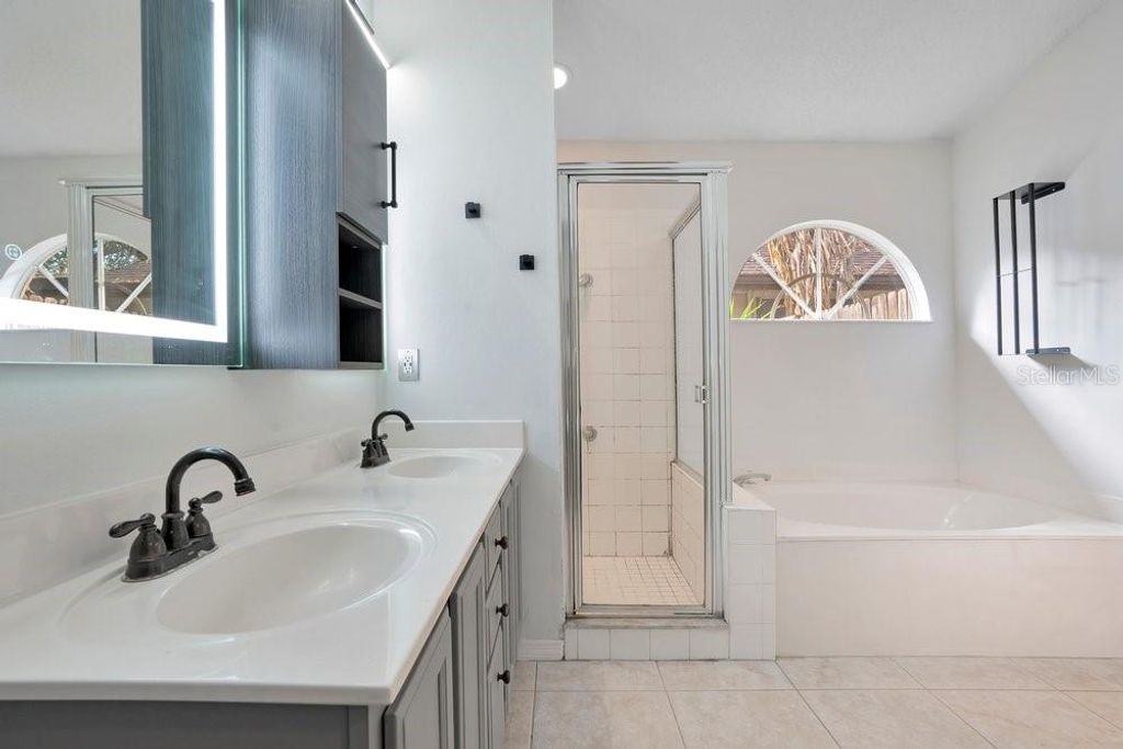 Image 20 of property listing at 1001 PIEDMONT OAKS DRIVE, Apopka, FL 32703