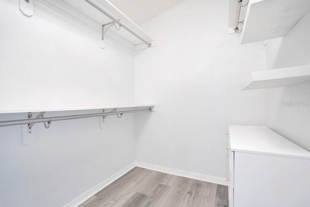 Image 23 of property listing at 1001 PIEDMONT OAKS DRIVE, Apopka, FL 32703