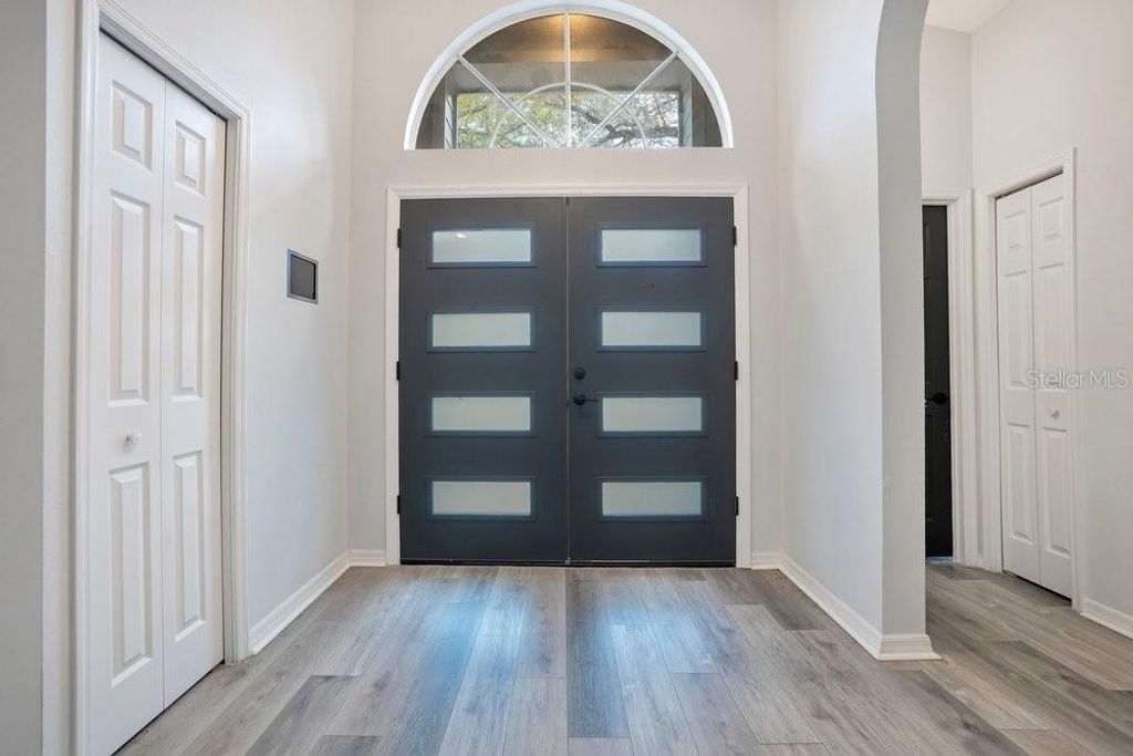 Image 4 of property listing at 1001 PIEDMONT OAKS DRIVE, Apopka, FL 32703