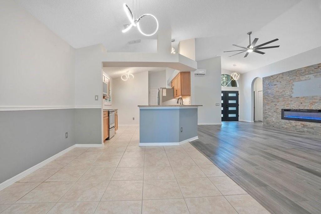 Image 5 of property listing at 1001 PIEDMONT OAKS DRIVE, Apopka, FL 32703