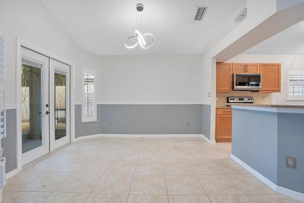 Image 7 of property listing at 1001 PIEDMONT OAKS DRIVE, Apopka, FL 32703