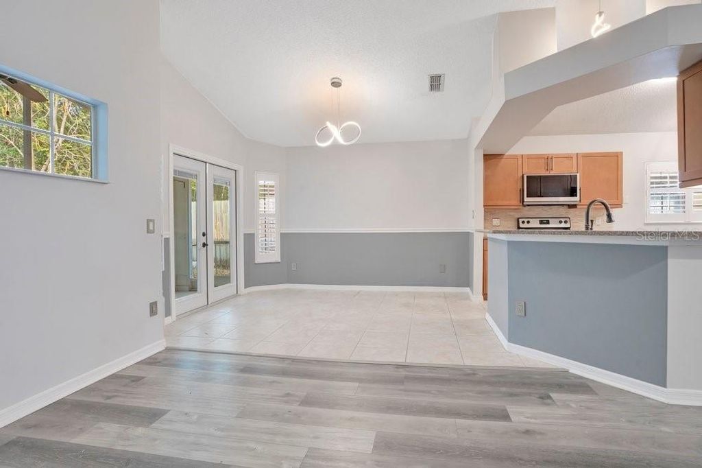 Image 8 of property listing at 1001 PIEDMONT OAKS DRIVE, Apopka, FL 32703