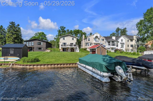 3812 Maiden Street, Waterford Charter Township, MI 48329