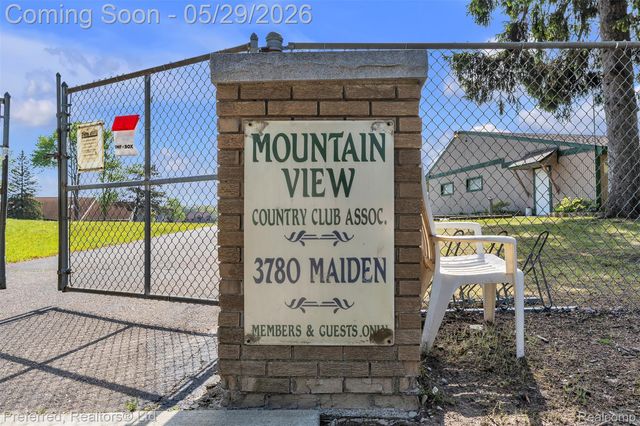3812 Maiden Street, Waterford Charter Township, MI 48329
