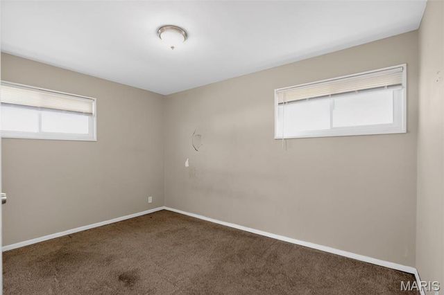 5616 Parchester Drive, St Louis, MO 63121